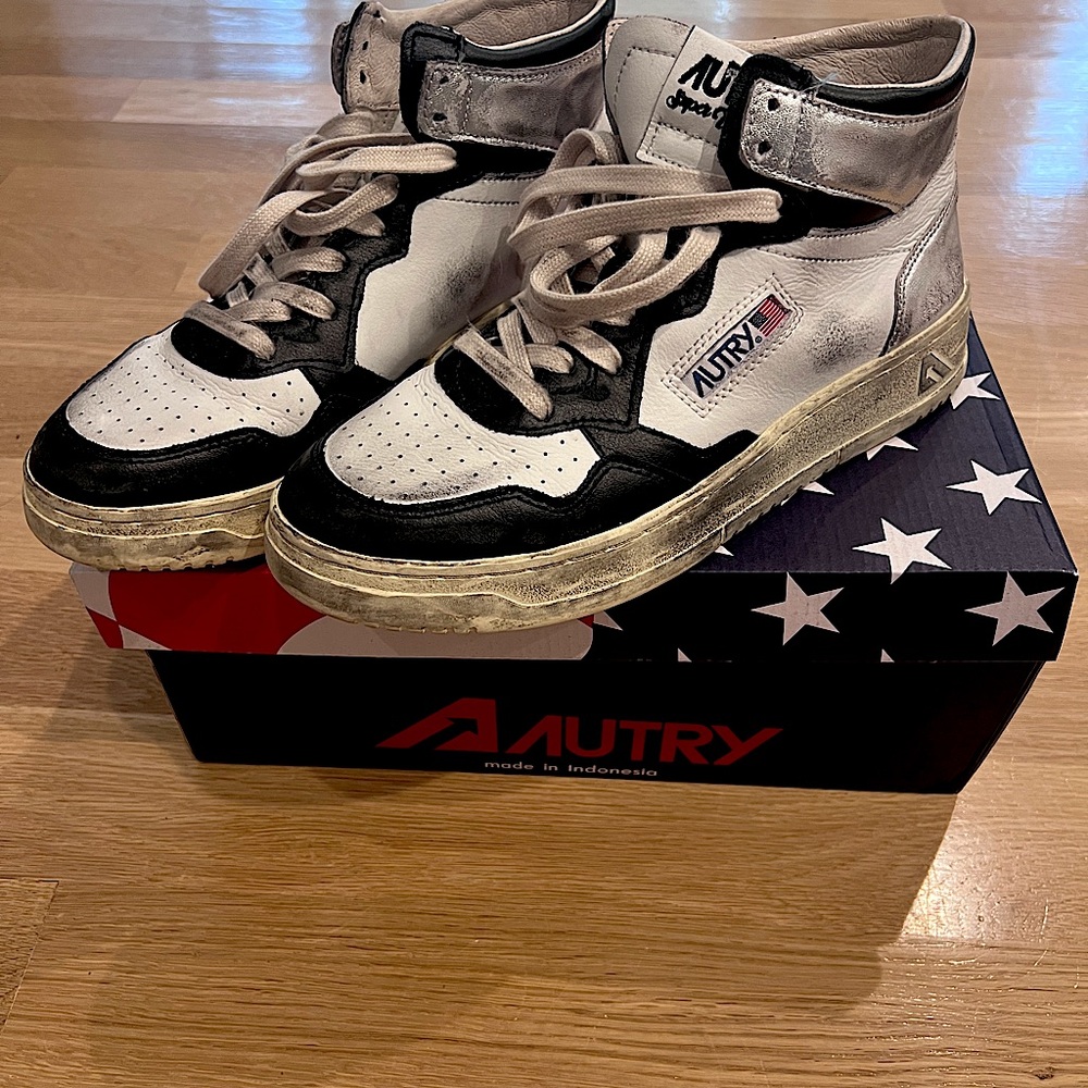 Autry Super Vintage Medalist Women size 41 US 10